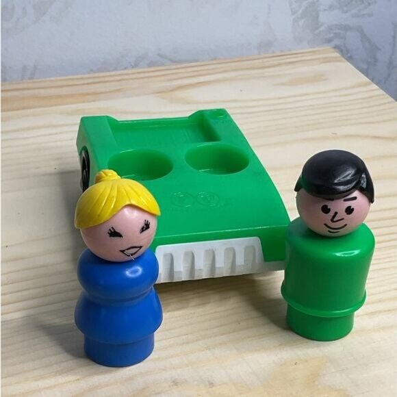 Vintage Fisher Price Green Car With Man & Woman Two Seat FP - Picture 5 of 7